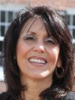 Lynda Leone